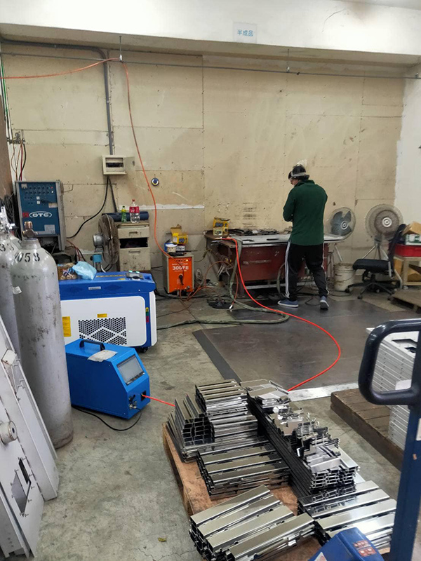 Handheld laser welding machine, fast laser welding