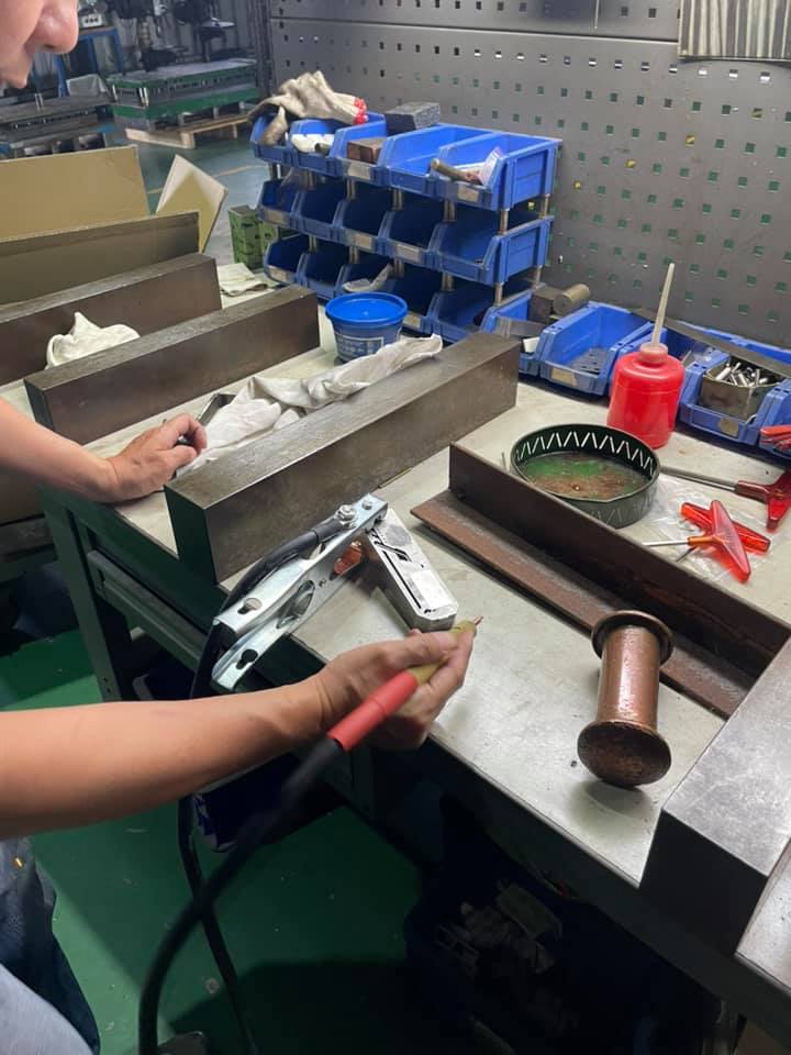 Mold Equipment Cold Welding Machine | NACO-TEC 3